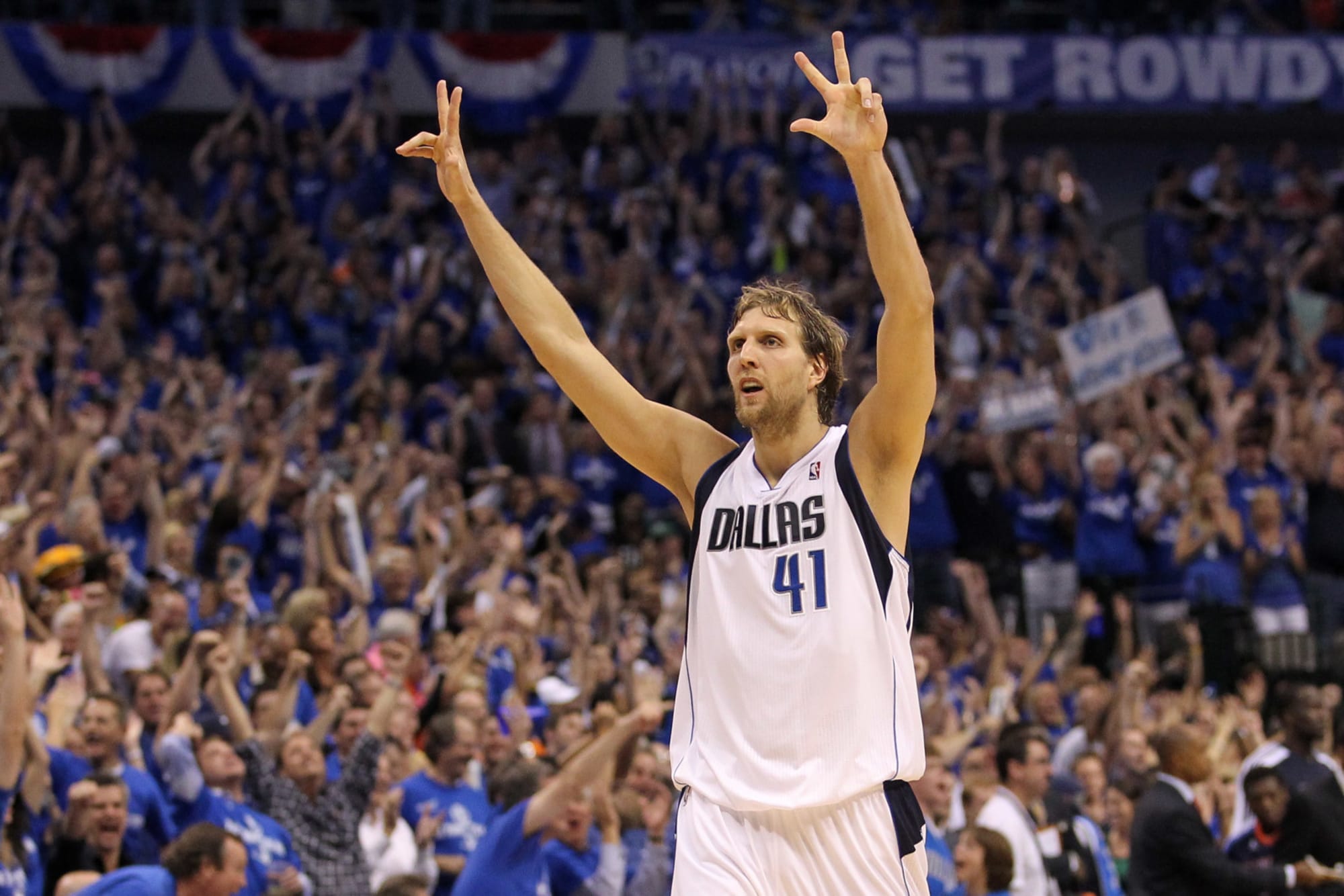 Cảm động chuyện Dirk Nowitzki từng từ chối hợp đồng khủng để ở lại Dallas Mavericks với mức lương chưa bằng 1/3 - Ảnh 2.