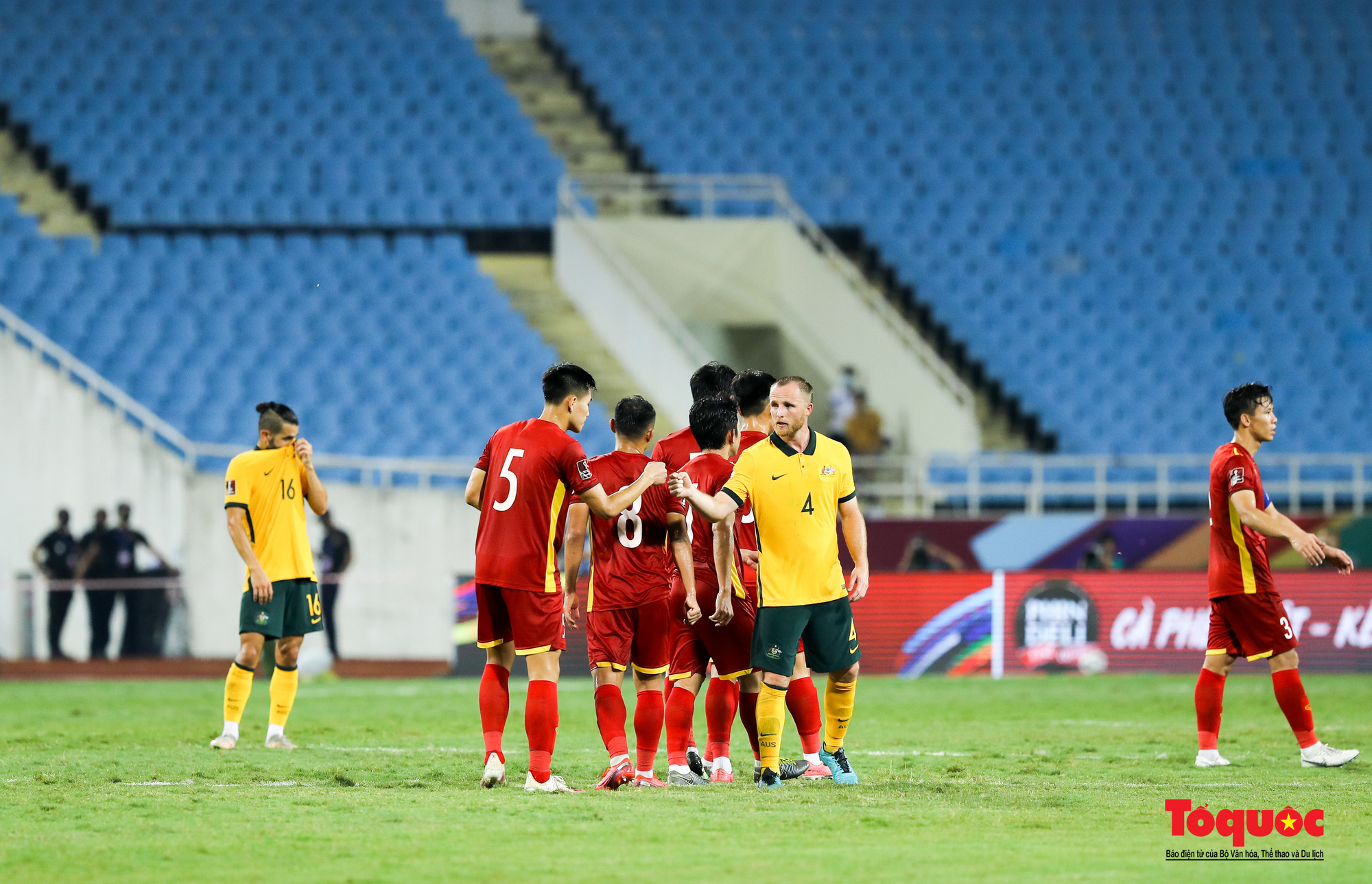 Những khoảnh khắc ấn tượng ở trận tuyển Việt Nam thua tiếc nuối Australia - Ảnh 19.