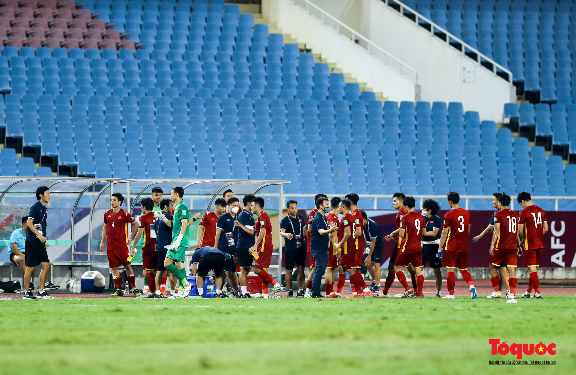 Những khoảnh khắc ấn tượng ở trận tuyển Việt Nam thua tiếc nuối Australia - Ảnh 20.