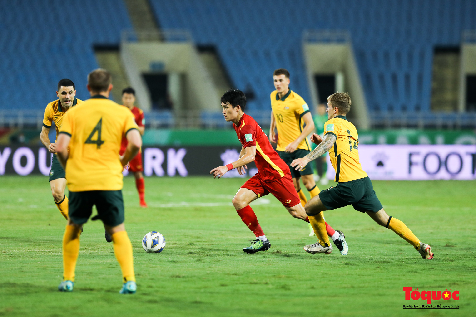 Những khoảnh khắc ấn tượng ở trận tuyển Việt Nam thua tiếc nuối Australia - Ảnh 6.