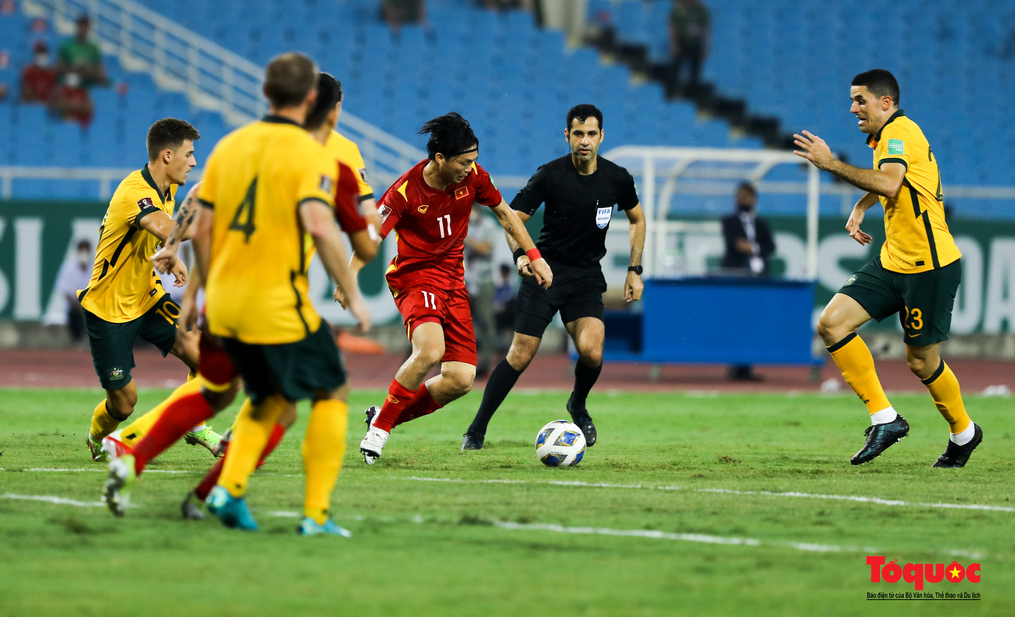 Những khoảnh khắc ấn tượng ở trận tuyển Việt Nam thua tiếc nuối Australia - Ảnh 13.