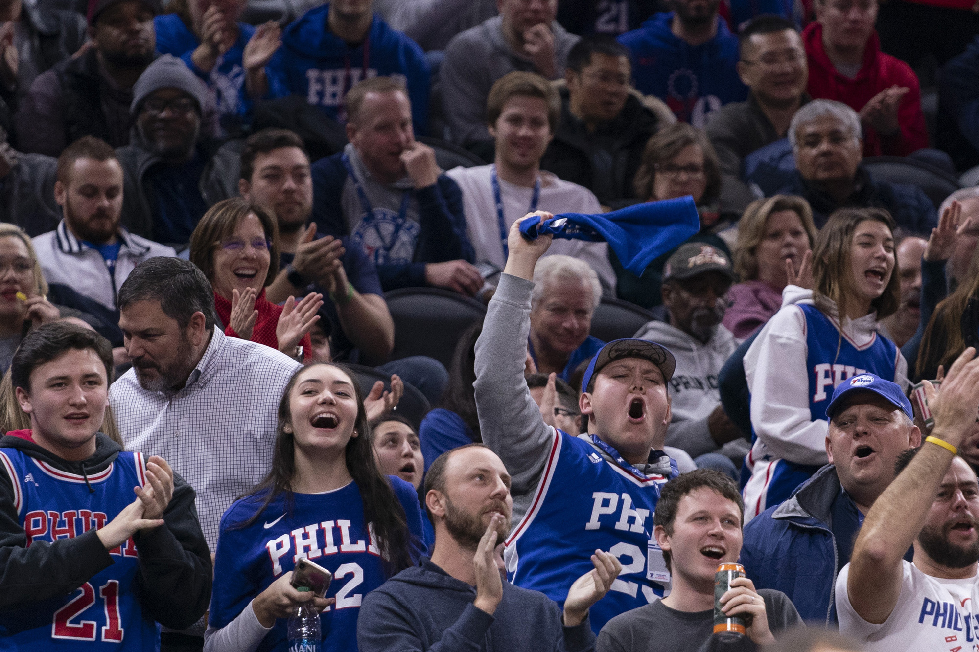 Philadelphia 76ers, đội bóng của những &quot;anh hùng bàn phím&quot; bậc nhất NBA - Ảnh 4.