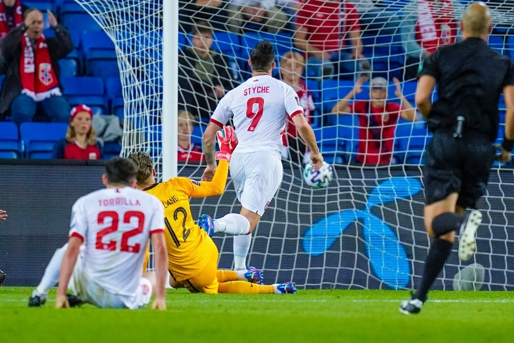 Haaland lập hat-trick giúp Na Uy đại thắng - Ảnh 2.