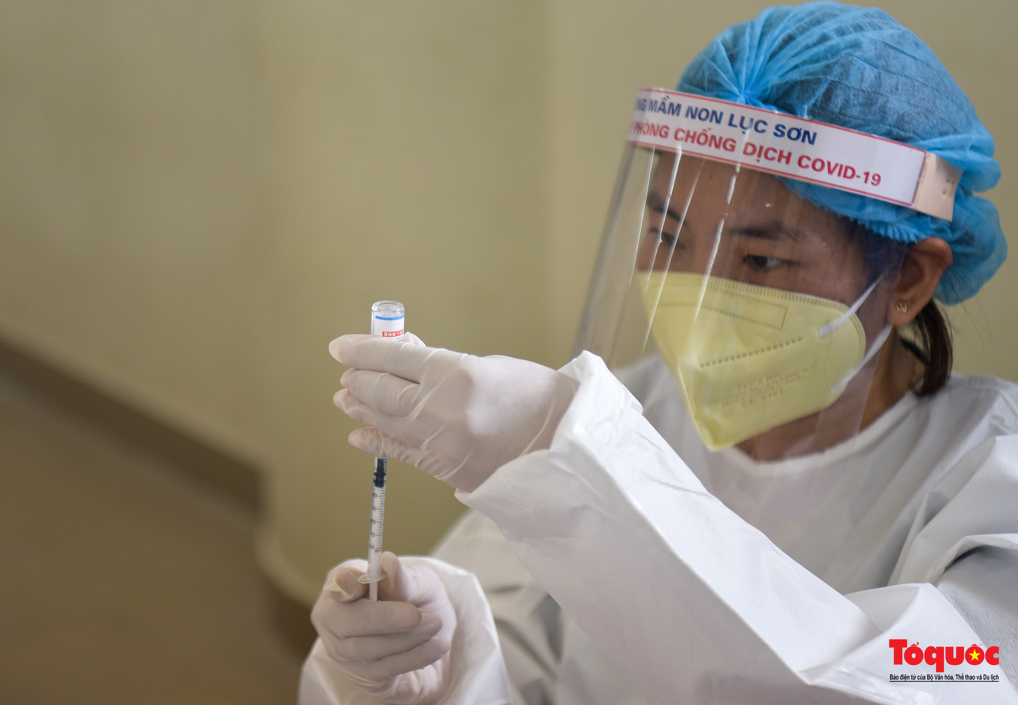 Đoàn y bác sĩ Bắc Giang hỗ trợ tiêm vaccine Vero Cell tại Hà Nội - Ảnh 11.