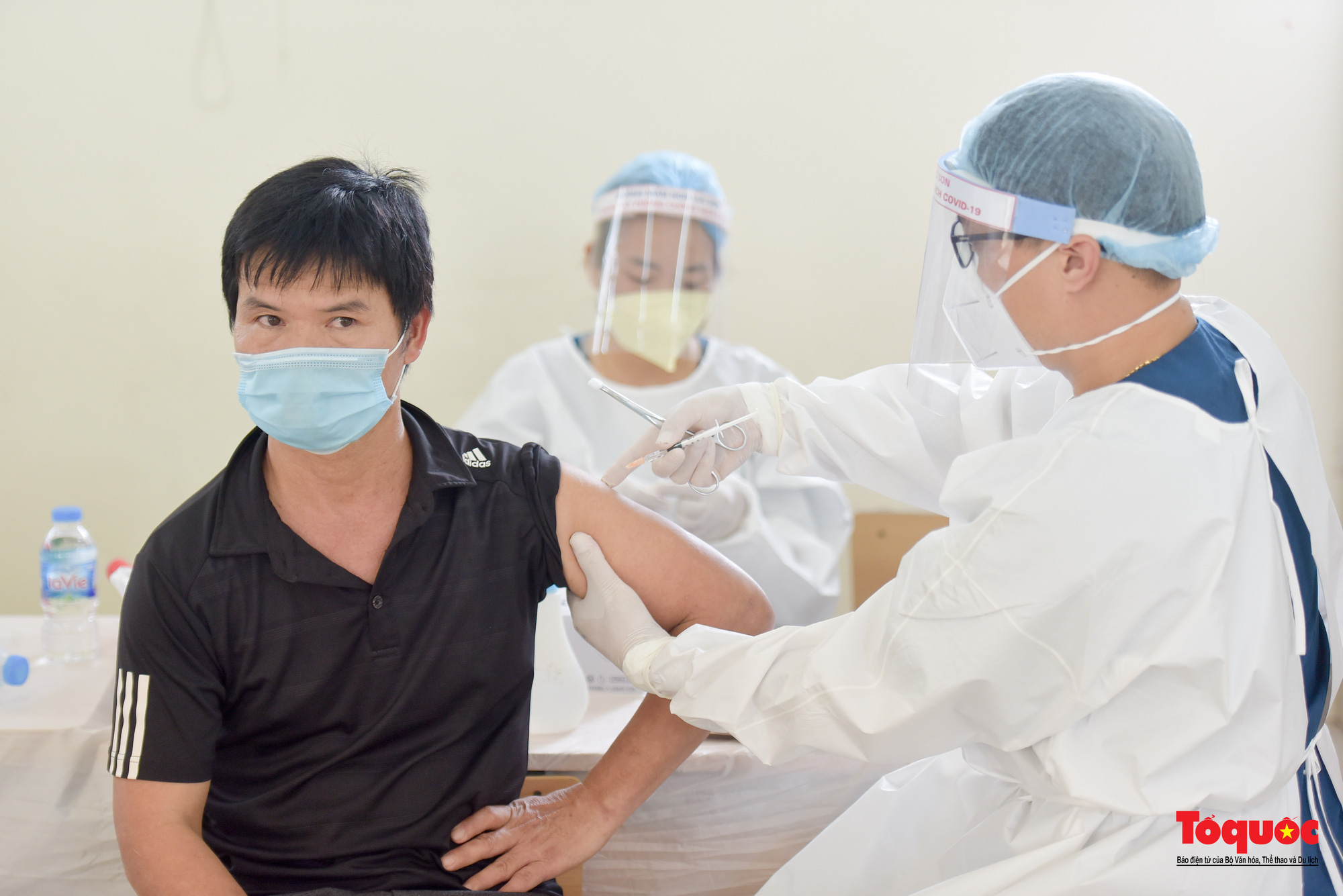 Đoàn y bác sĩ Bắc Giang hỗ trợ tiêm vaccine Vero Cell tại Hà Nội - Ảnh 13.