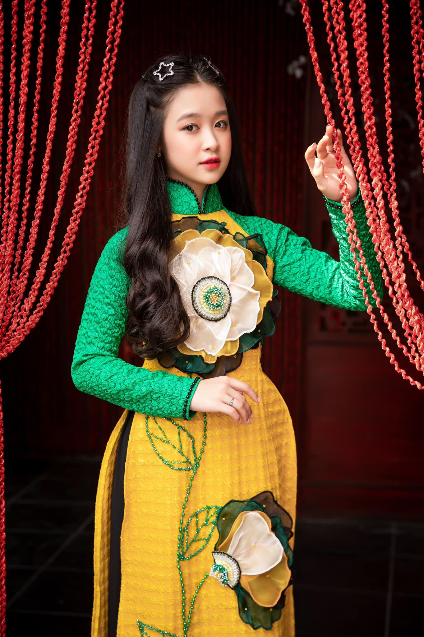Cô bé chúc Tết trong TVC 5 năm trước giờ đẹp như Hoa hậu, bị đồn 13 tuổi mua được chung cư - Ảnh 6.