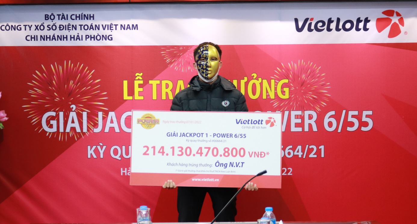 Tài xế xe công nghệ tại Hà Nội trúng Jackpot Vietlott hơn 214 tỷ đồng  - Ảnh 2.