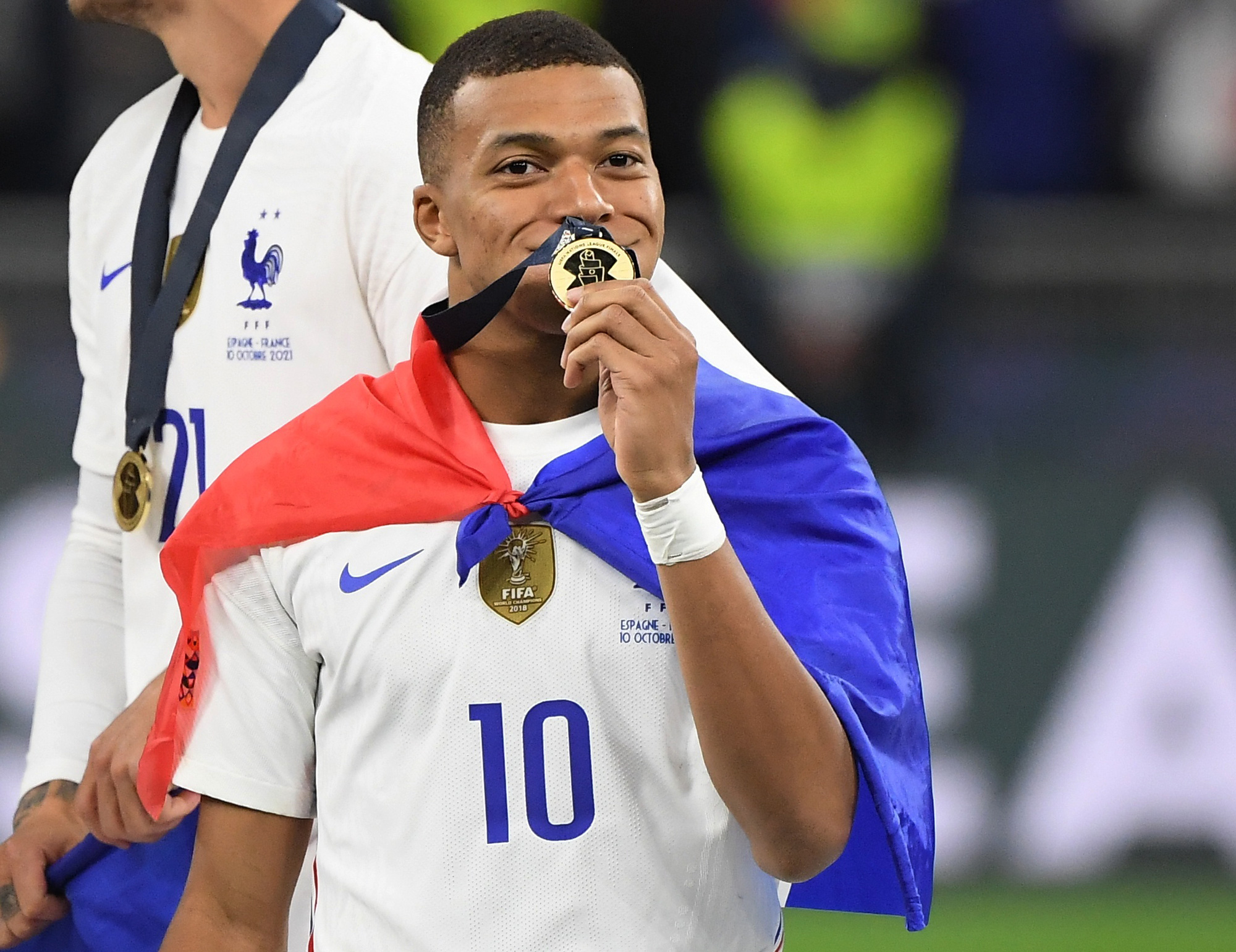 Kylian Mbappe, đứa trẻ bị nước Pháp chiều hư và sứ mệnh &quot;đòi lại&quot; QBV (Phần 2) - Ảnh 7.