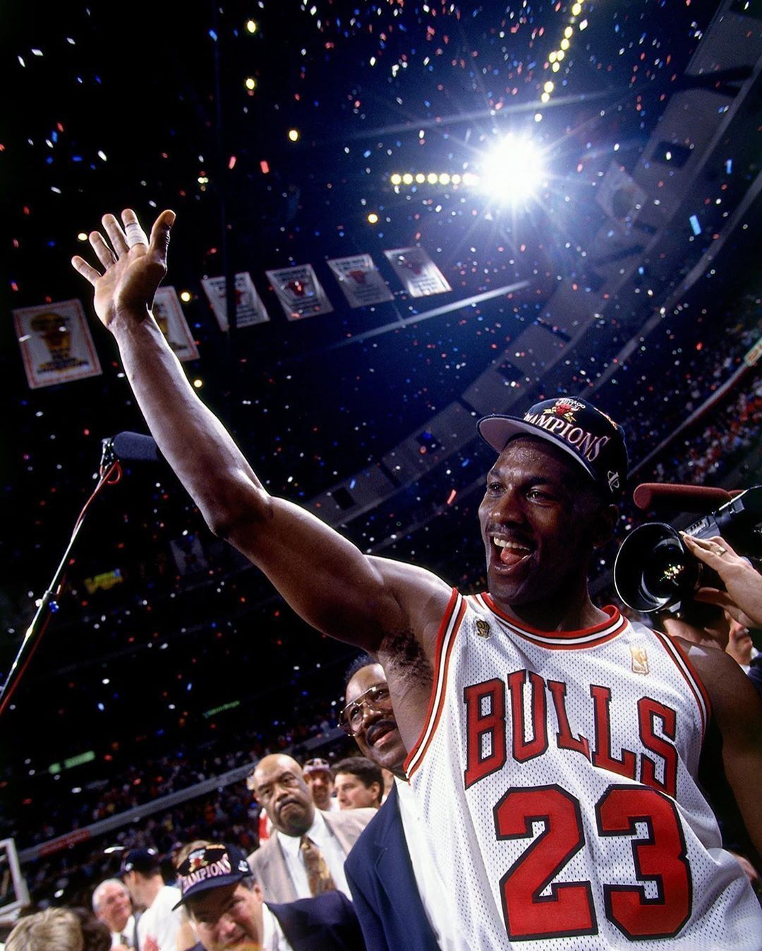 Scottie Pippen “ước ao” mình từng gần gũi với Michael Jordan hơn - Ảnh 3.