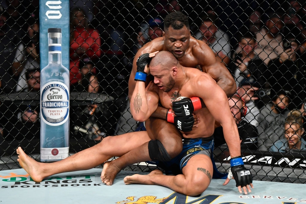 Liệu Francis Ngannou, nhà vô địch tuyệt đối của UFC, sẽ rời đi sau chiến thắng trước Ciryl Gane? - Ảnh 1.