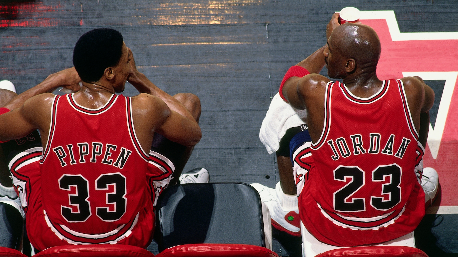 Scottie Pippen “ước ao” mình từng gần gũi với Michael Jordan hơn - Ảnh 4.