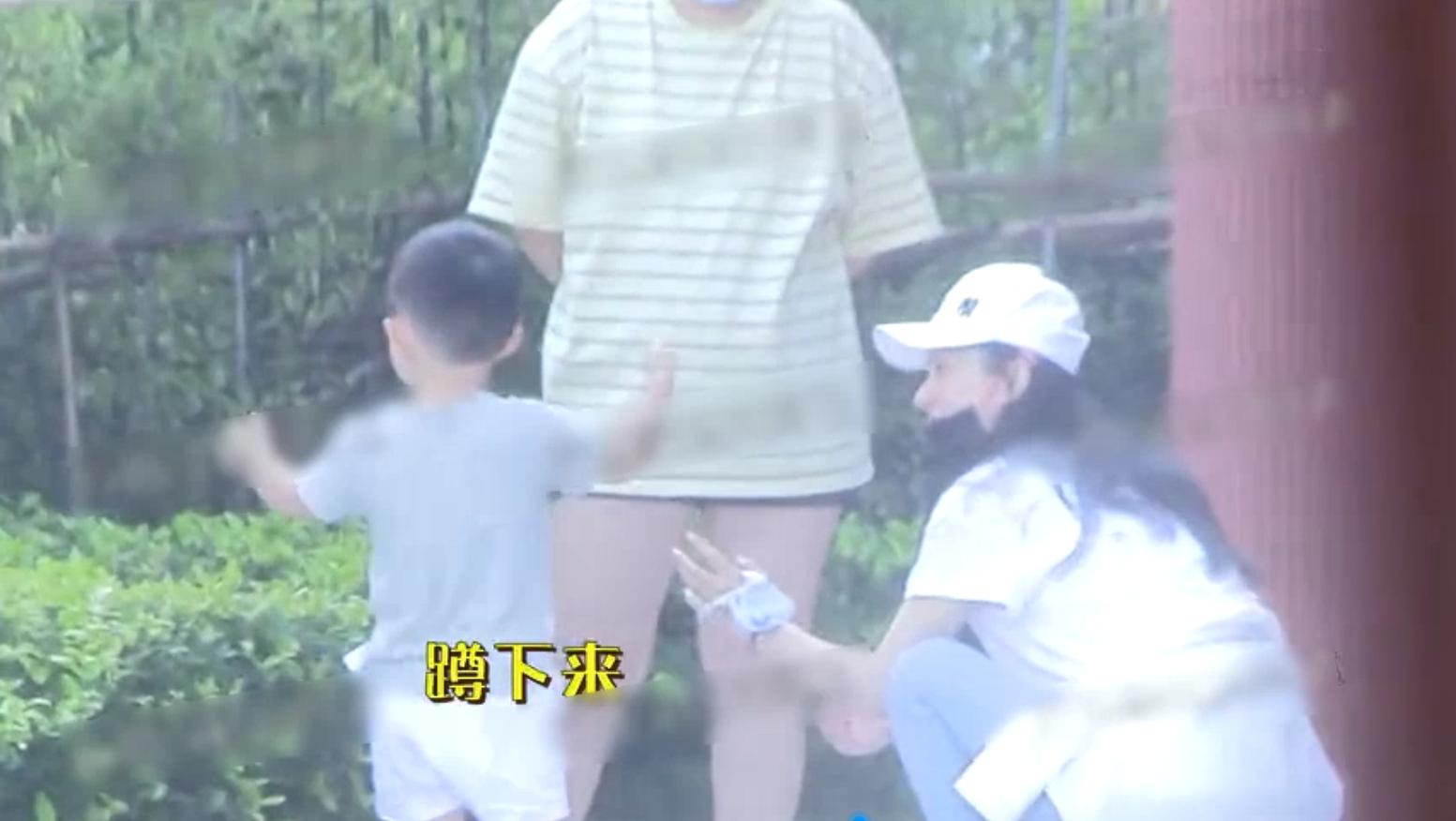 Cuộc sống “mẹ bỉm sữa” của mỹ nhân Hoa - Hàn: Người khiến công chúng xót xa vì cảnh mẹ đơn thân, người bị chỉ trích vì bỏ rơi con gái - Ảnh 17.