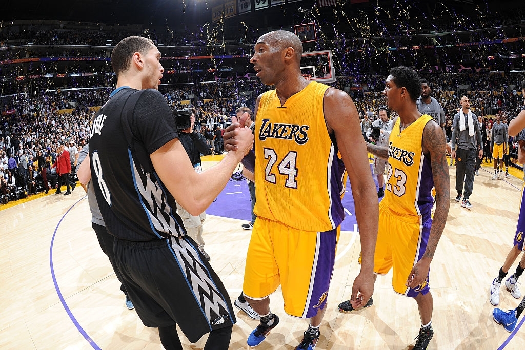Zach LaVine tưởng nhớ cố huyền thoại Kobe Bryant cùng đôi chiến hài Nike Kobe 1 &quot;81 điểm&quot; - Ảnh 4.