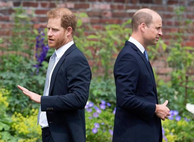 Nữ hoàng Anh bất ngờ &quot;ra lệnh&quot; cho hai cháu trai William và Harry cần làm gấp một điều cho thấy sự nhìn xa trông rộng của bà - Ảnh 2.