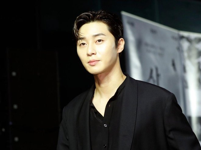 Park Seo Joon đóng cặp với mỹ nhân 18  Han So Hee, nắm tay nhau chiến đầu trong phim kinh dị - Ảnh 2.