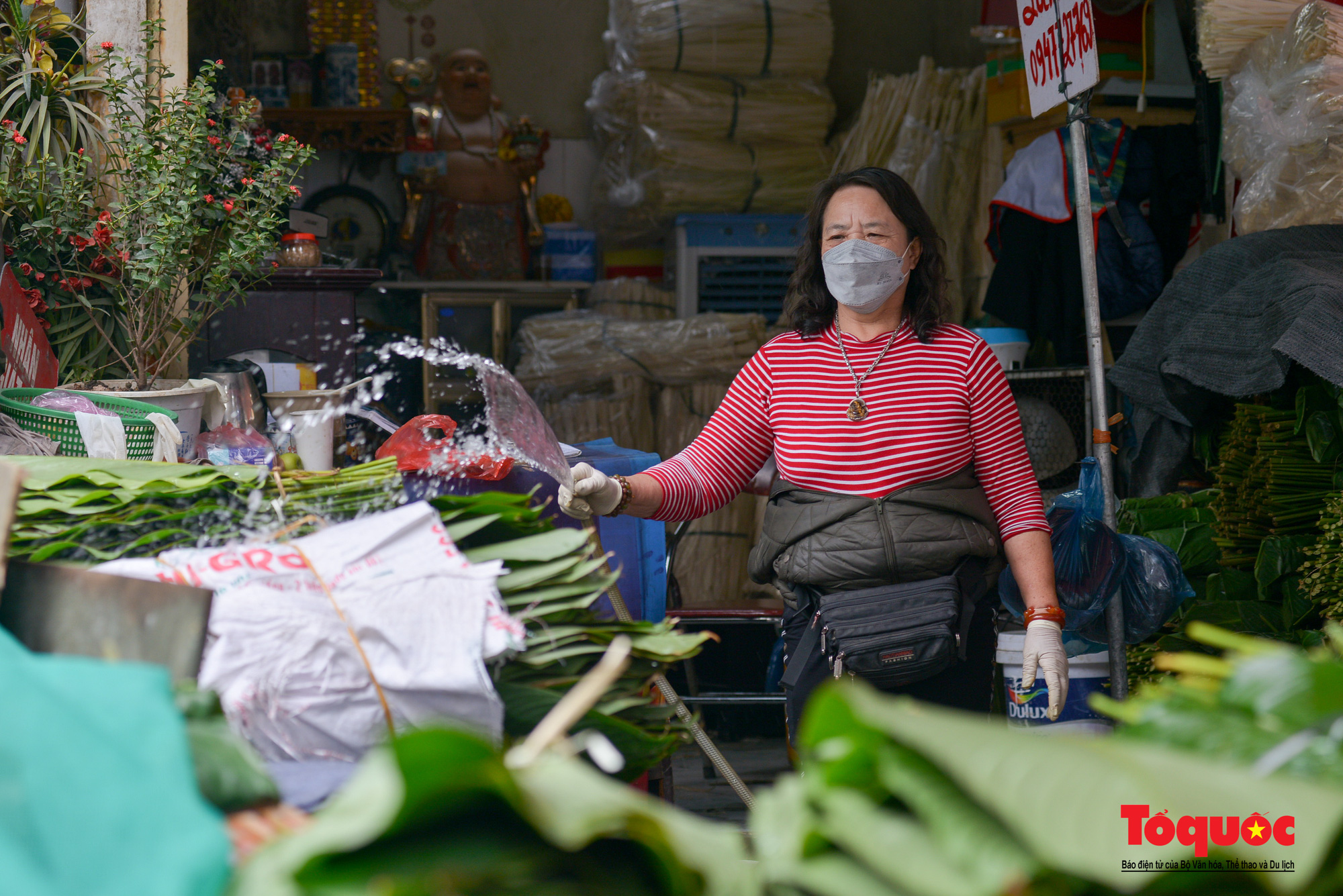 Chợ lá dong lâu đời ở Hà Nội ảm đạm những ngày cuối năm - Ảnh 4.