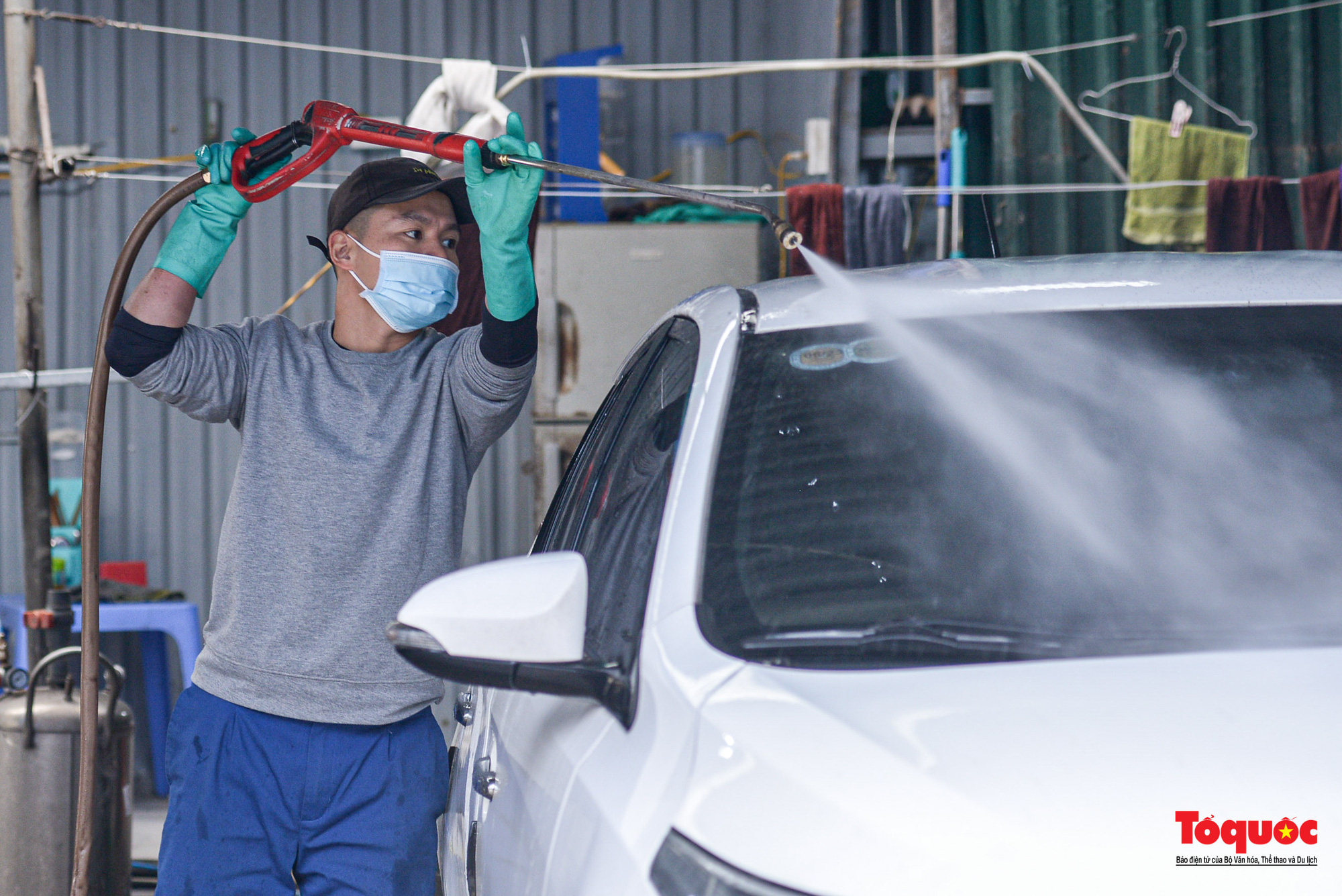 Rửa xe ngày Tết: Dịch vụ kiếm tiền triệu mỗi ngày - Ảnh 6.