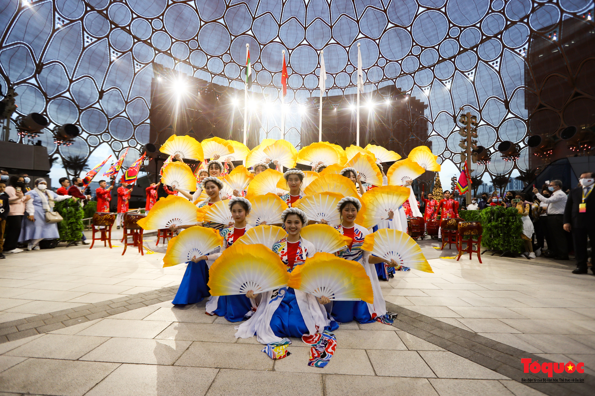 Màn diễu hành nghệ thuật của Việt Nam gây ấn tượng đẹp tại EXPO 2020 Dubai - Ảnh 15.