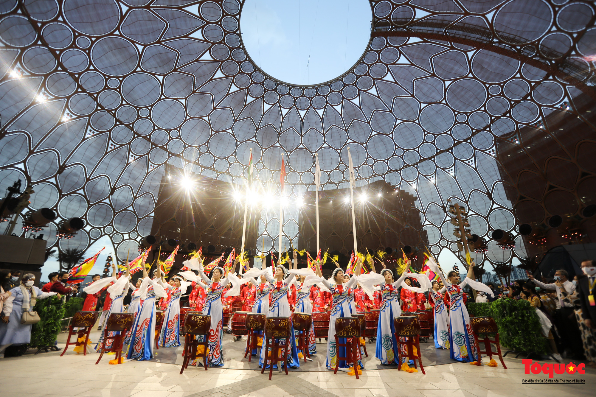 Màn diễu hành nghệ thuật của Việt Nam gây ấn tượng đẹp tại EXPO 2020 Dubai - Ảnh 17.