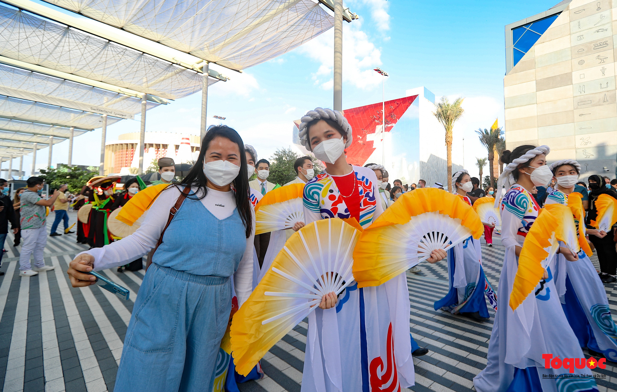 Màn diễu hành nghệ thuật của Việt Nam gây ấn tượng đẹp tại EXPO 2020 Dubai - Ảnh 6.