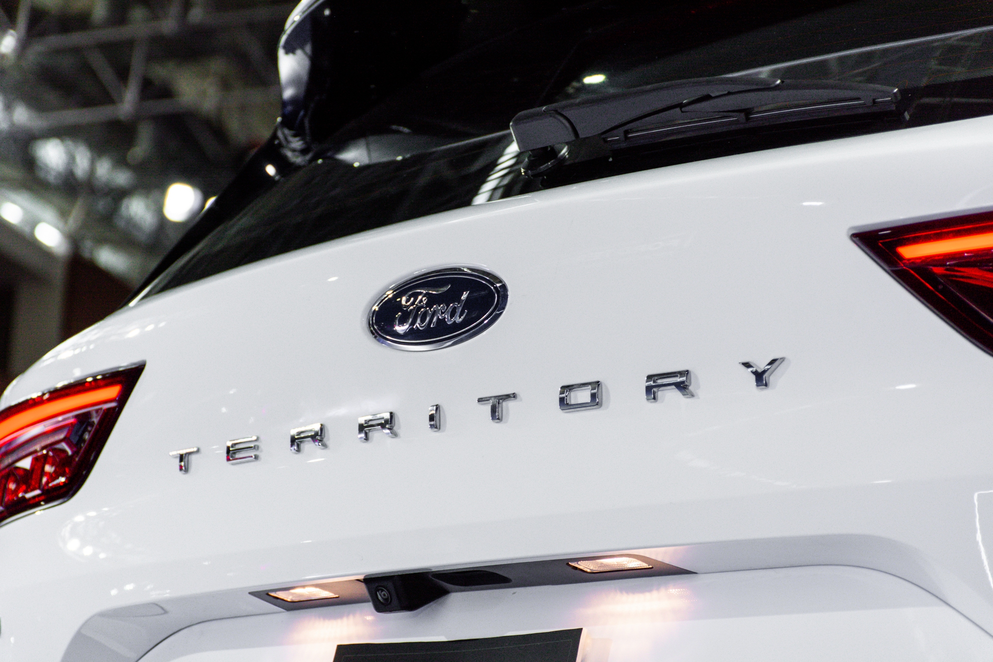 Rẻ hơn 113 triệu, Ford Territory tiêu chuẩn long lanh như bản cao cấp, đổi bằng nhiều tính năng thủ công - Ảnh 14.