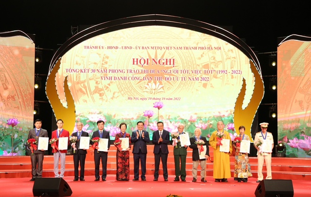 Hà Nội vinh danh 10 công dân Thủ đô ưu tú năm 2022  - Ảnh 1.