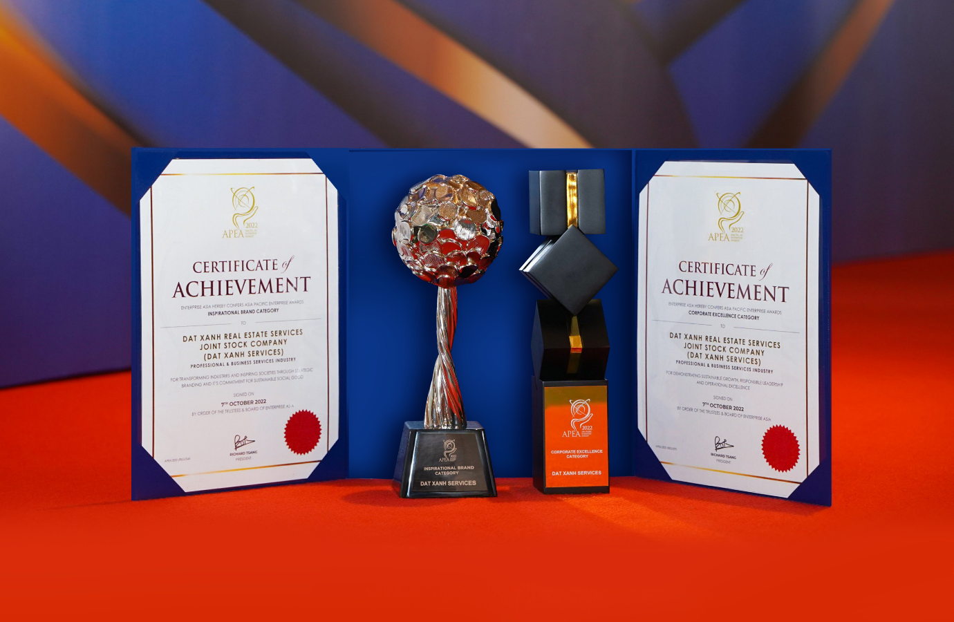 Dat Xanh Services hai năm liên tiếp nhận &quot;cú đúp&quot; giải thưởng APEA - Ảnh 1.