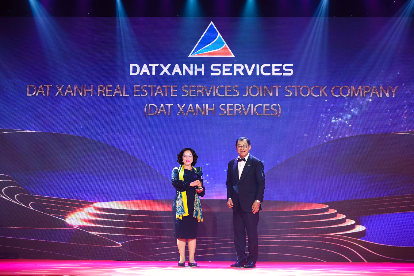 Dat Xanh Services hai năm liên tiếp nhận &quot;cú đúp&quot; giải thưởng APEA - Ảnh 2.