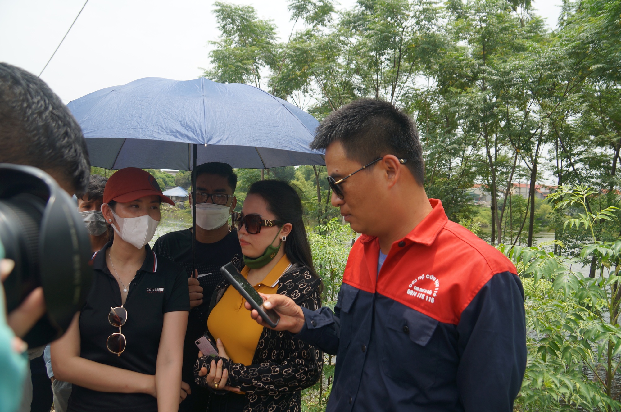 Ông Nhâm Quang Văn đang điều hành một vụ tìm kiếm nạn nhân