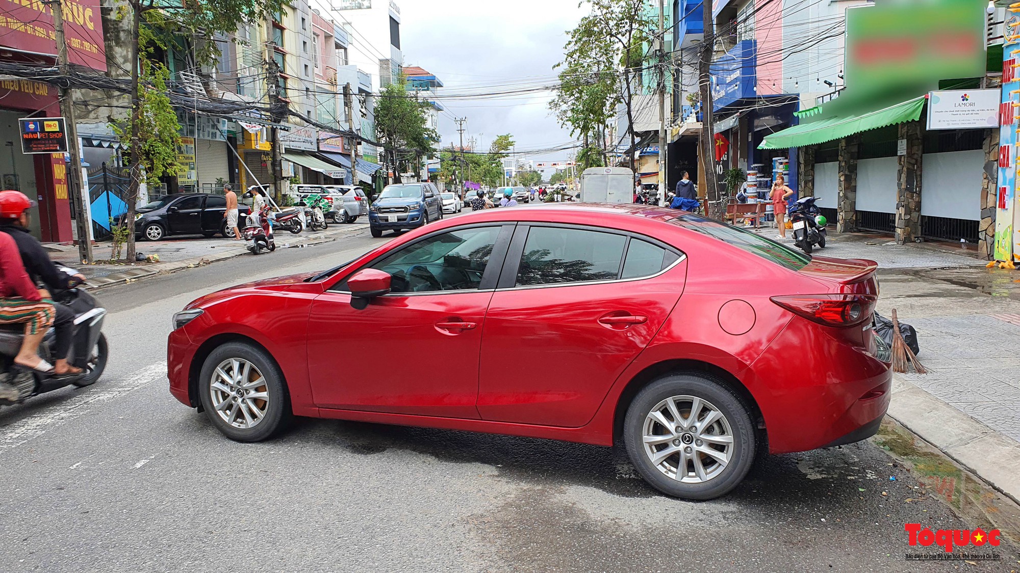 Hình ảnh xe ô tô chết máy nằm la liệt trên phố ở Đà Nẵng - Ảnh 9.