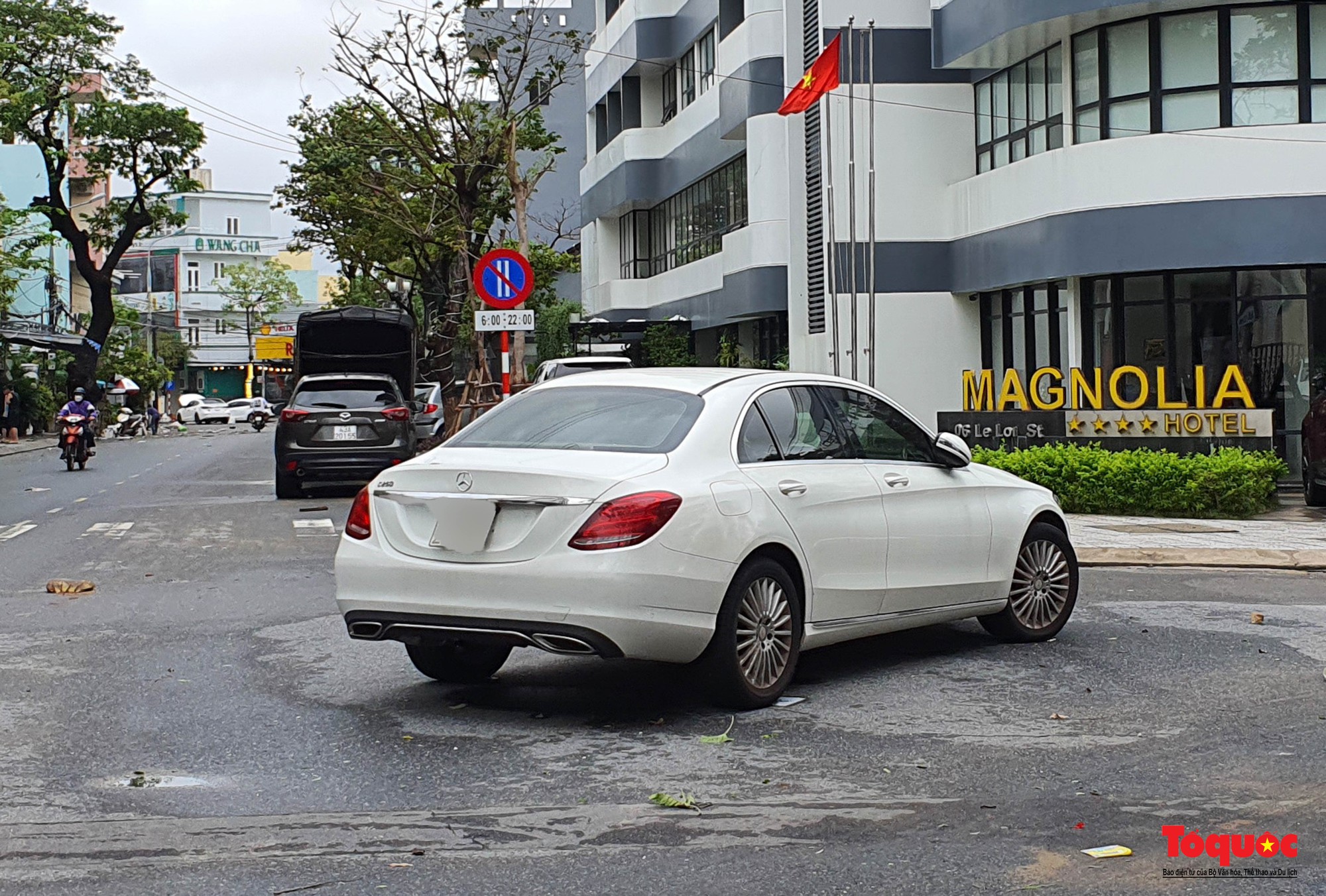 Hình ảnh xe ô tô chết máy nằm la liệt trên phố ở Đà Nẵng - Ảnh 3.