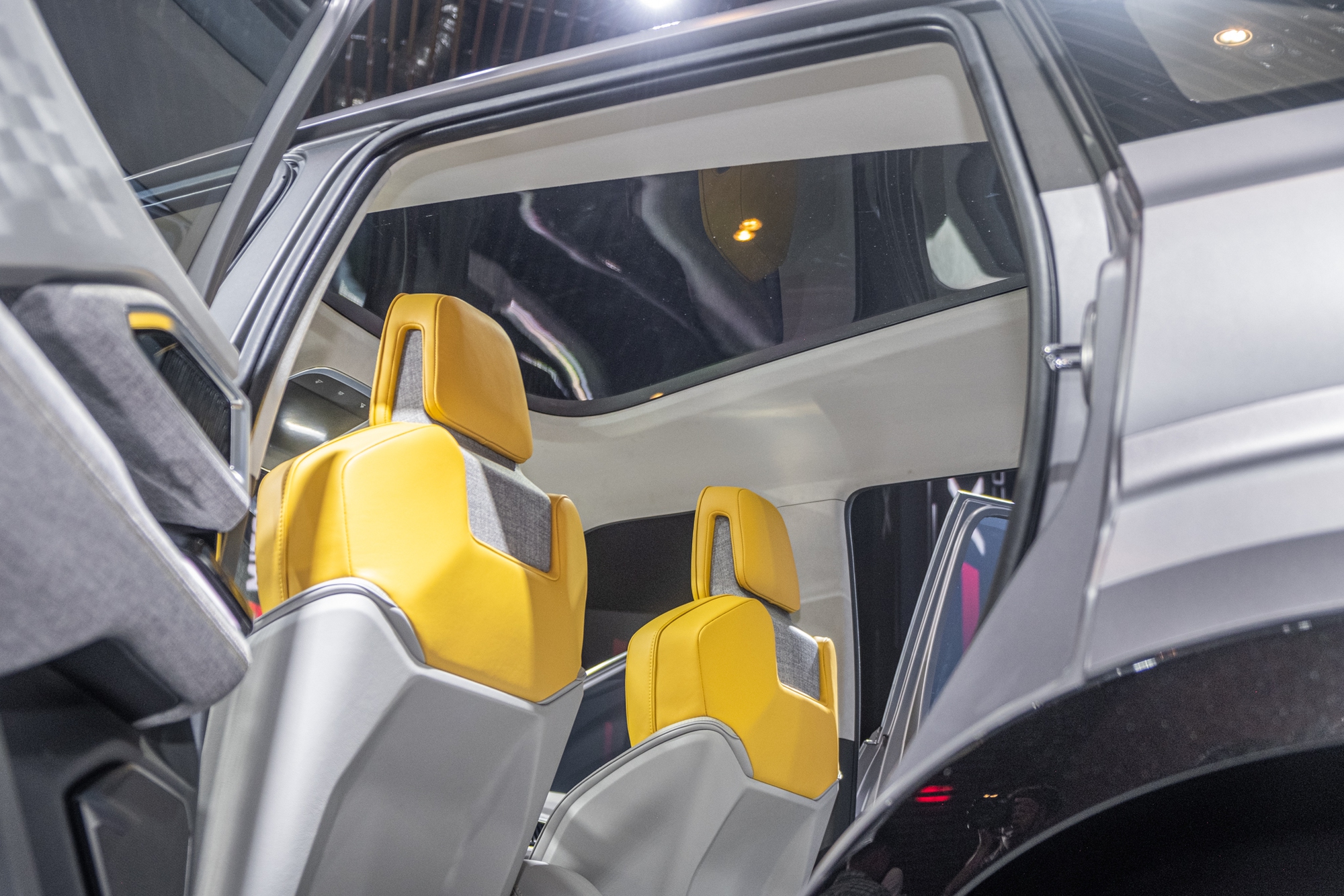 Ảnh 360 độ Mitsubishi XFC Concept: Soi từ gầm lên cửa sổ trời giọt nước - Ảnh 17.