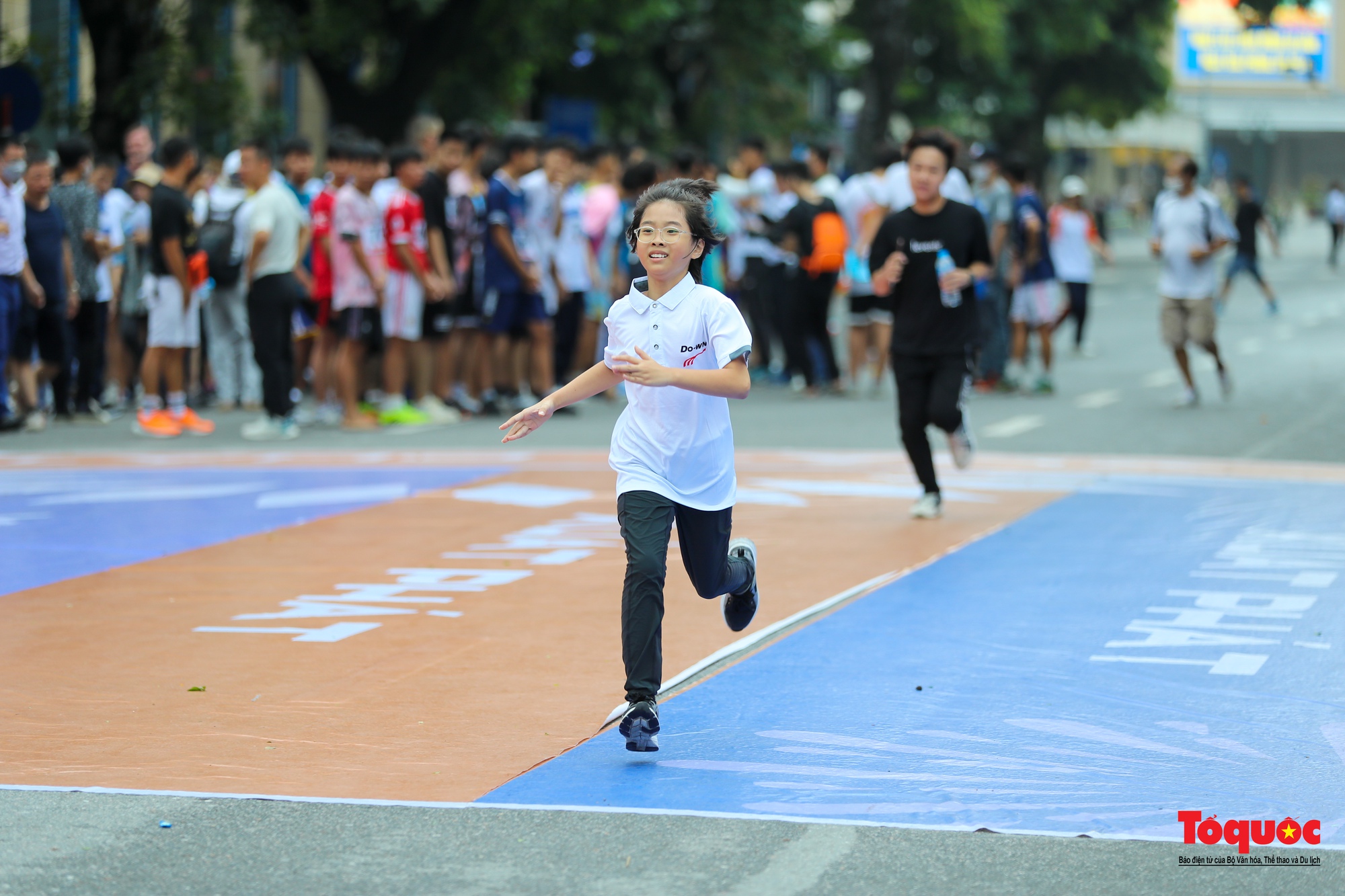 Hơn một ngàn vận động viên tranh tài tại Chung kết Giải chạy Báo Hànộimới lần thứ 47 - Vì hòa bình - Ảnh 13.