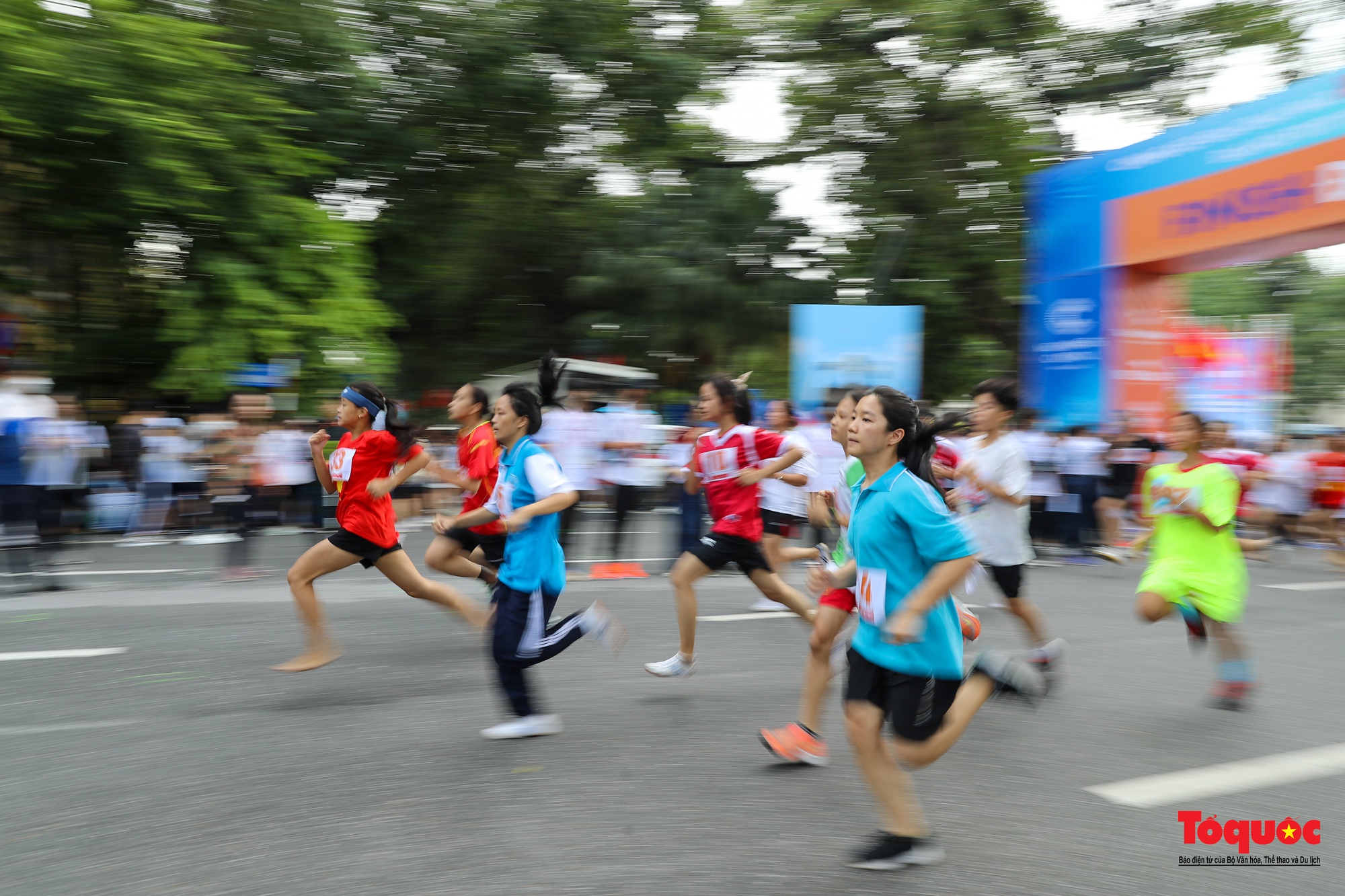 Hơn một ngàn vận động viên tranh tài tại Chung kết Giải chạy Báo Hànộimới lần thứ 47 - Vì hòa bình - Ảnh 17.