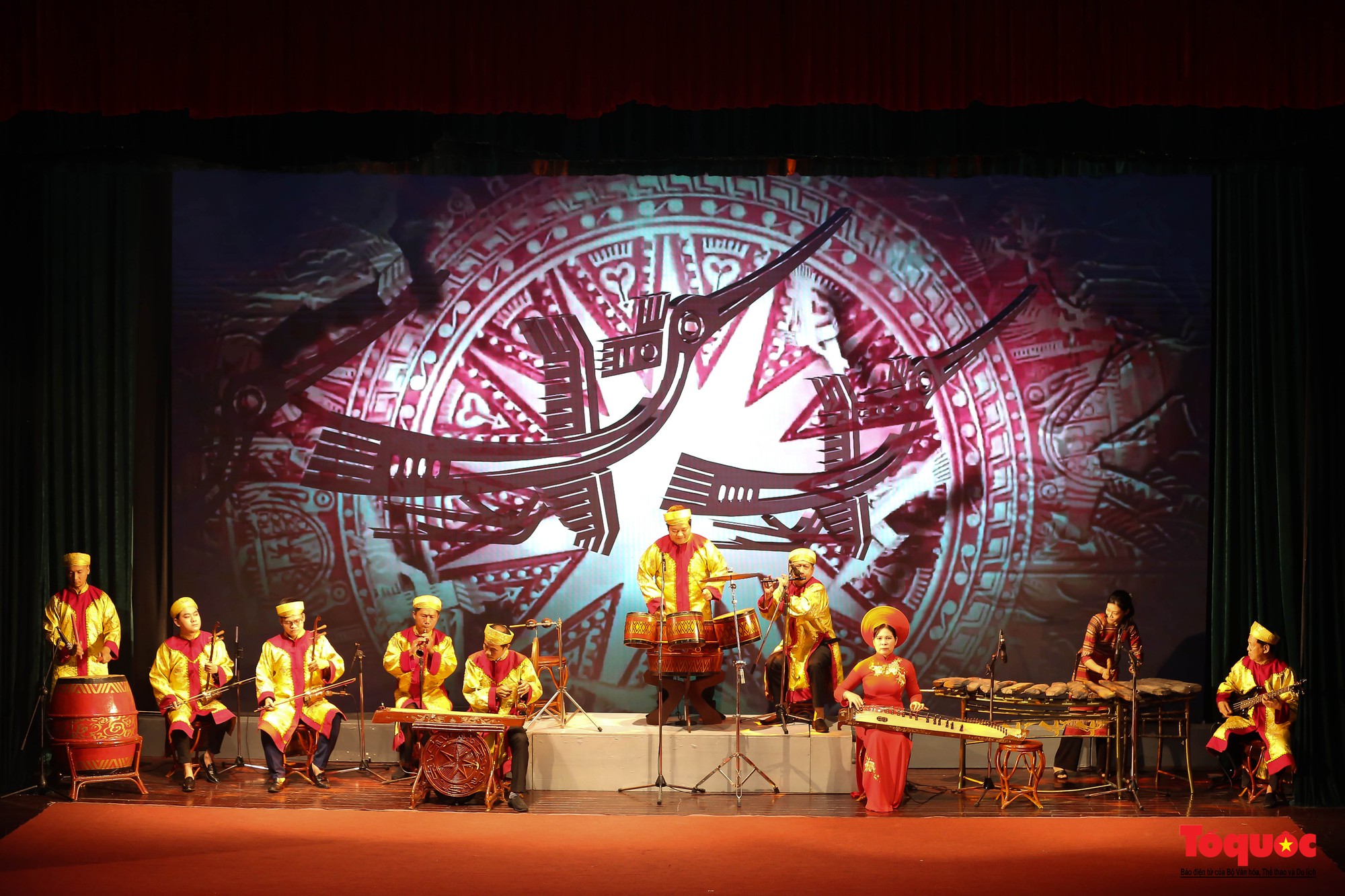 Chương trình nghệ thuật truyền thống “Hồn Việt” trở lại phục vụ du khách khi tới Đà Nẵng - Ảnh 1.