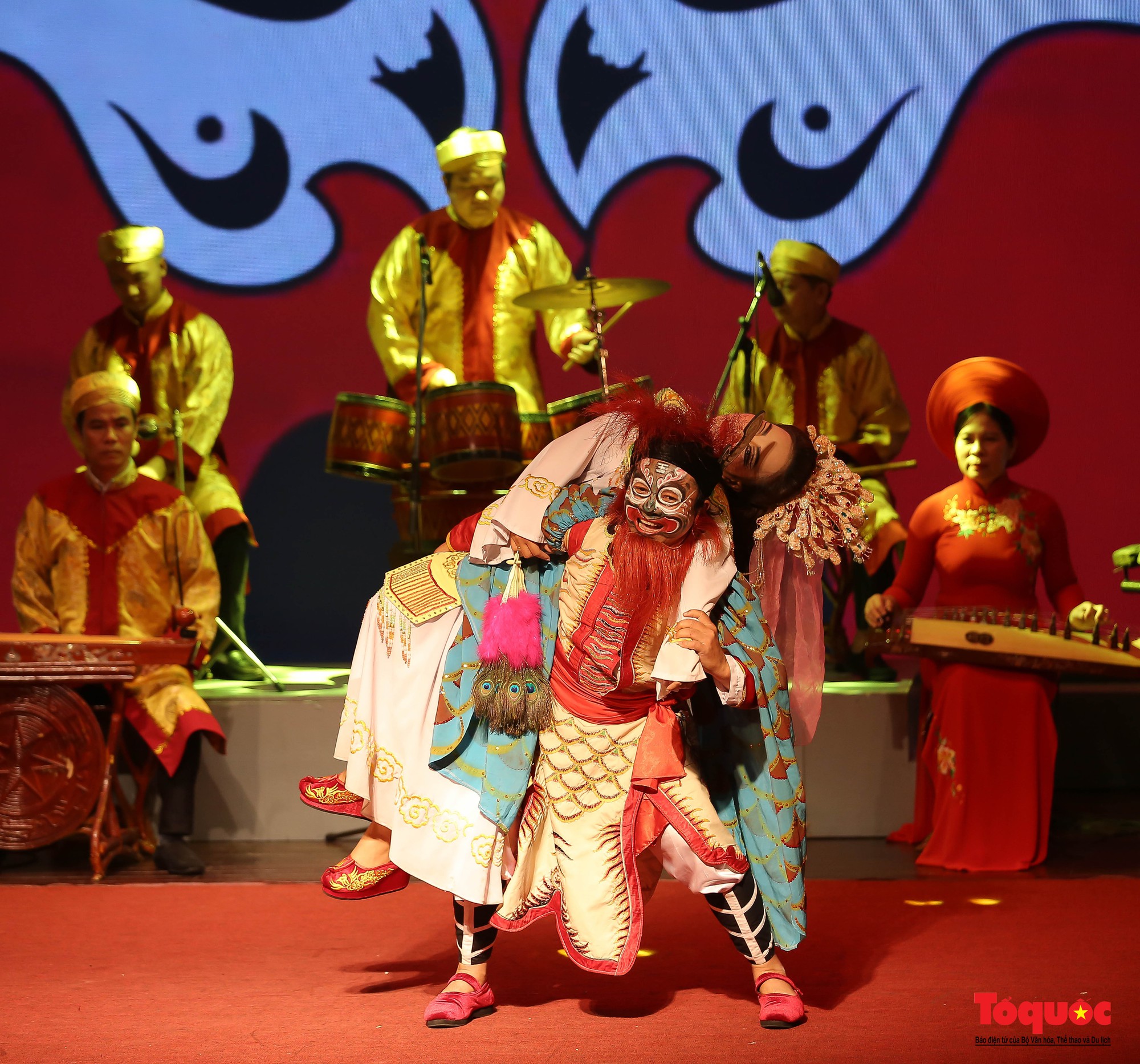 Chương trình nghệ thuật truyền thống “Hồn Việt” trở lại phục vụ du khách khi tới Đà Nẵng - Ảnh 3.