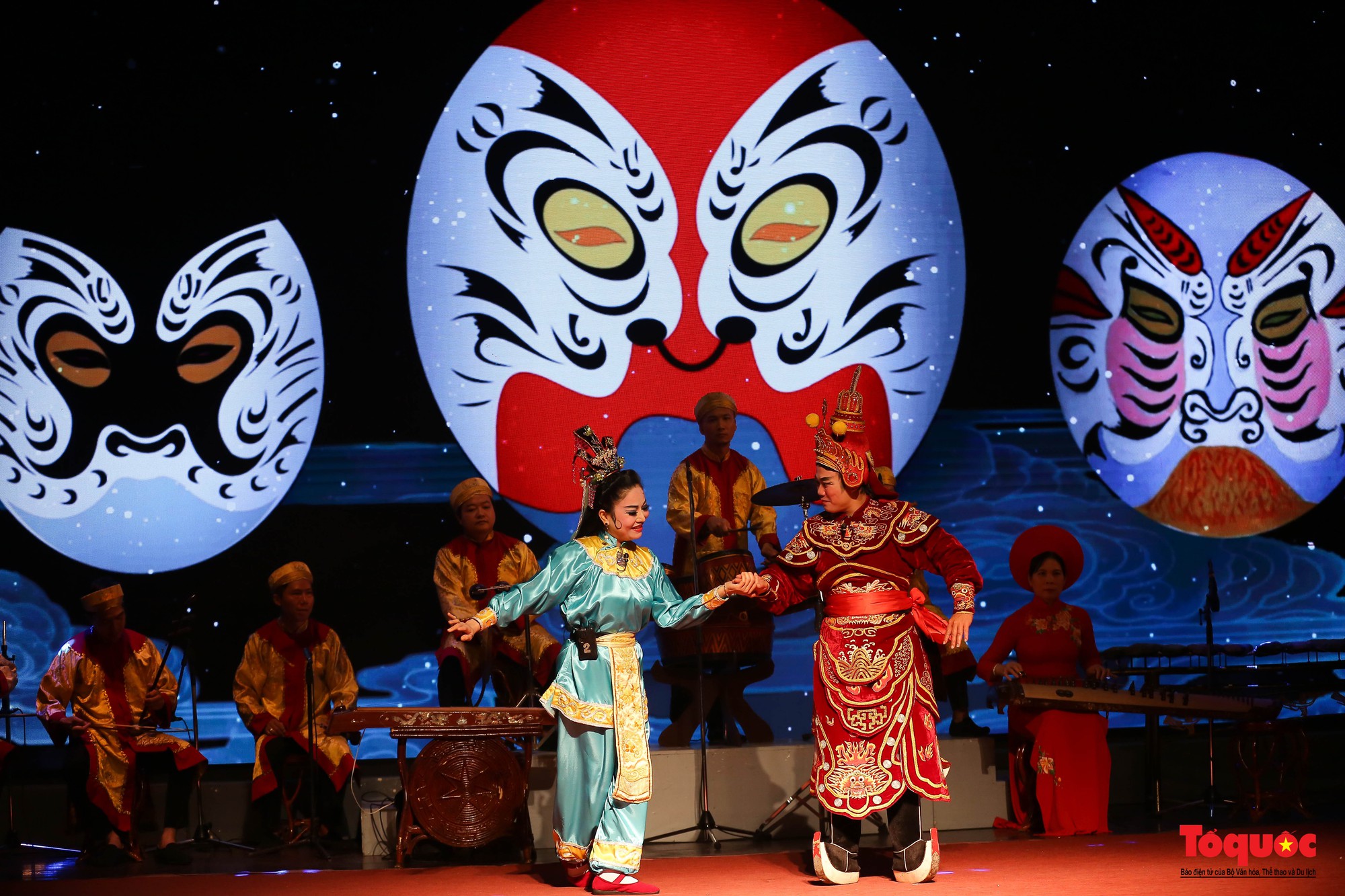 Chương trình nghệ thuật truyền thống “Hồn Việt” trở lại phục vụ du khách khi tới Đà Nẵng - Ảnh 6.