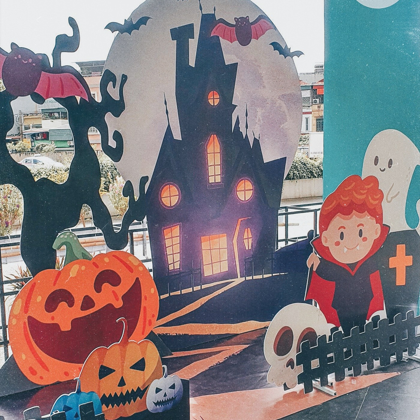 Những quán cà phê trang trí Halloween dành cho các bé ở Hà Nội - Ảnh 9.