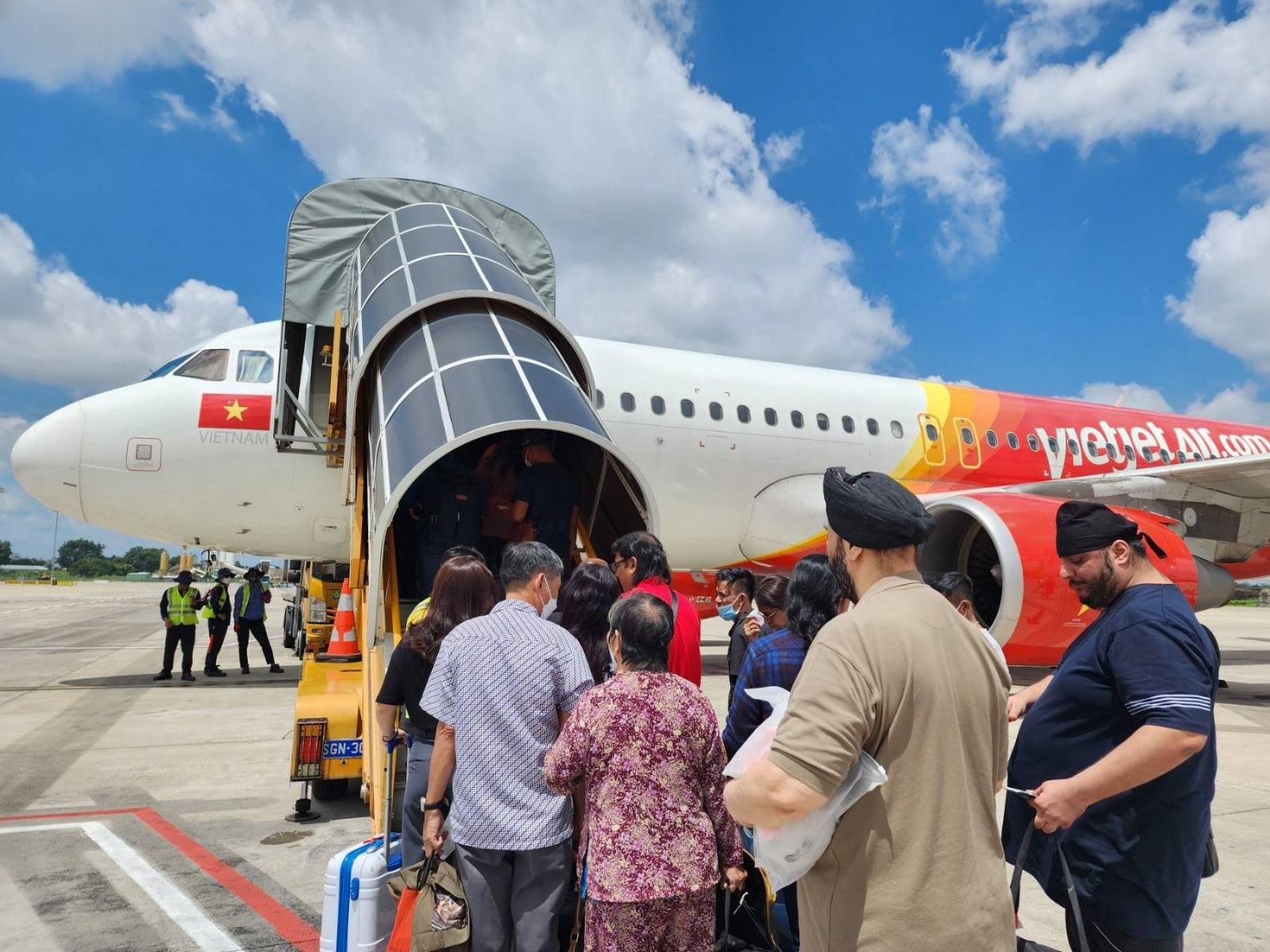 Đặt vé bay quốc tế thứ 2 hàng tuần cùng Vietjet giảm ngay 20% - Ảnh 2.