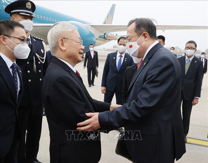 Tổng Bí thư Nguyễn Phú Trọng đến sân bay quốc tế Bắc Kinh, bắt đầu chuyến thăm chính thức Trung Quốc - Ảnh 2.
