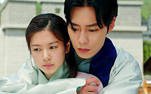 5 cặp đôi thần thoại ấn tượng ở phim Hàn: Lee Dong Wook 2 lần gây thương nhớ - Ảnh 1.