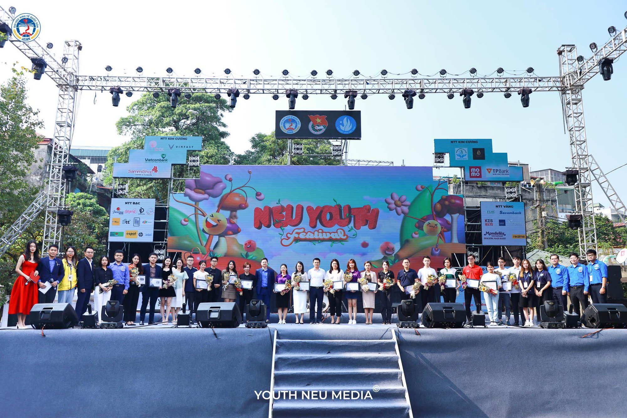 NEU Youth Festival 2022 thu hút hàng nghìn sinh viên tham dự - Ảnh 2.