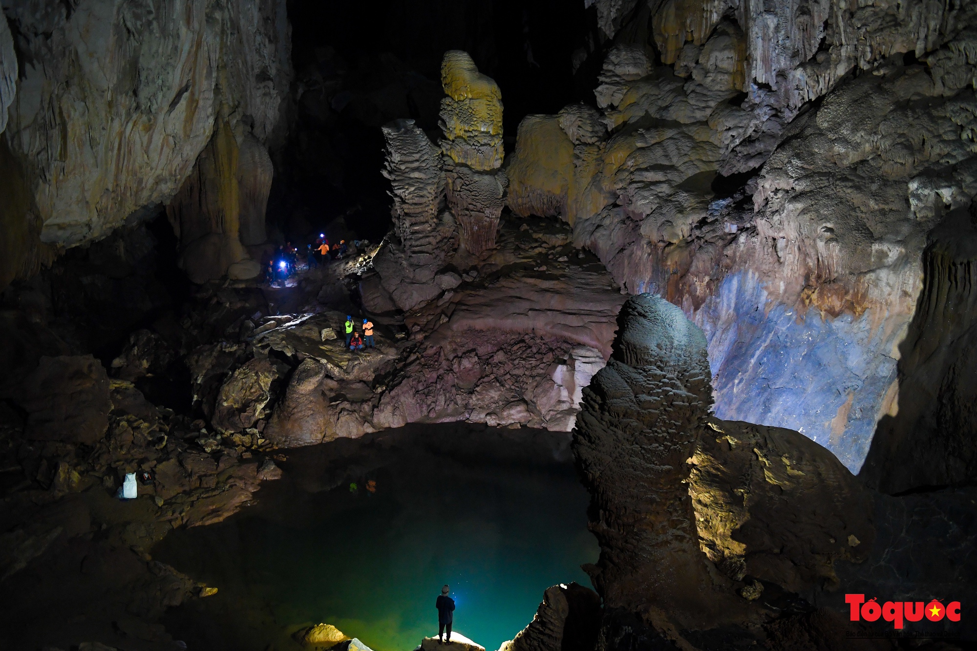 Hang Sơn Đoòng đứng đầu danh sách 10 hang động tự nhiên kỳ vĩ nhất thế giới - Ảnh 4.