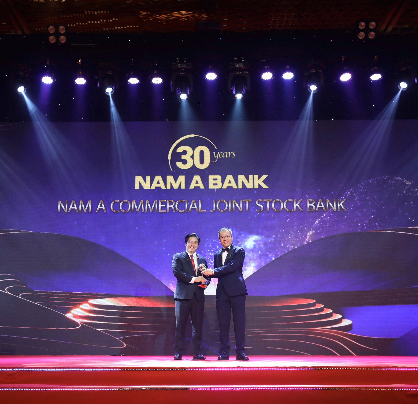 Nam A Bank - 30 năm &quot;Thương hiệu truyền cảm hứng châu Á&quot; - Ảnh 1.