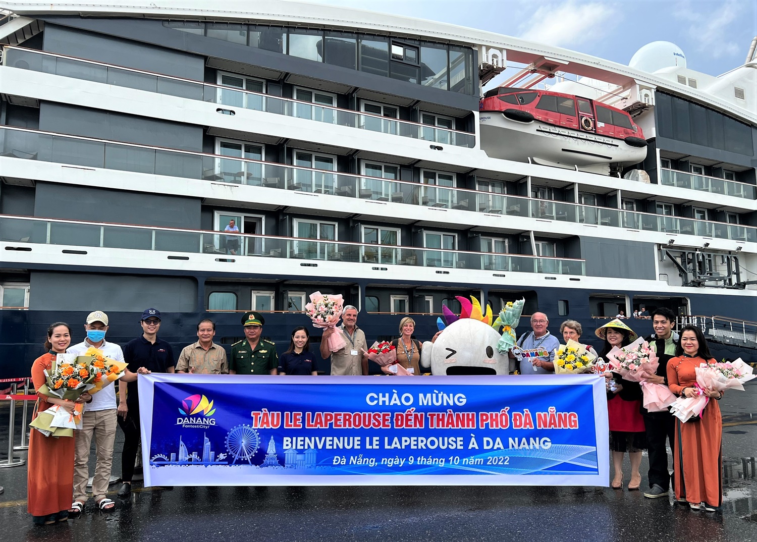 Siêu du thuyền 5 sao chở 200 khách &quot;đại gia&quot; đến Đà Nẵng - Ảnh 8.
