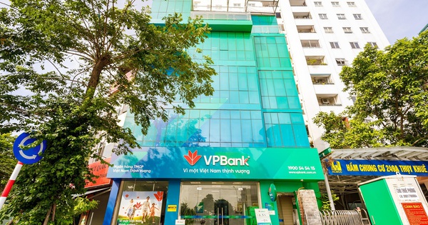 “Cơn mưa quà tặng” khi gửi tiết kiệm tại VPBank dịp cuối 2022 - Ảnh 1.