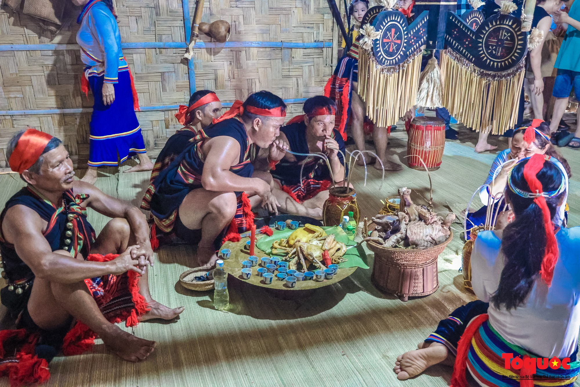 Độc đáo Lễ ăn trâu của dân tộc Cor tỉnh Quảng Ngãi - Ảnh 16.