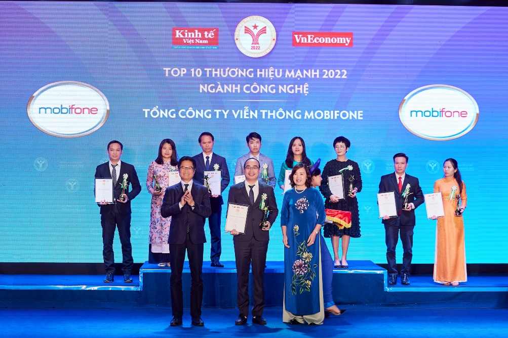 MobiFone vào Top 10 Thương hiệu mạnh Việt Nam ngành Công nghệ năm 2022 - Ảnh 1.