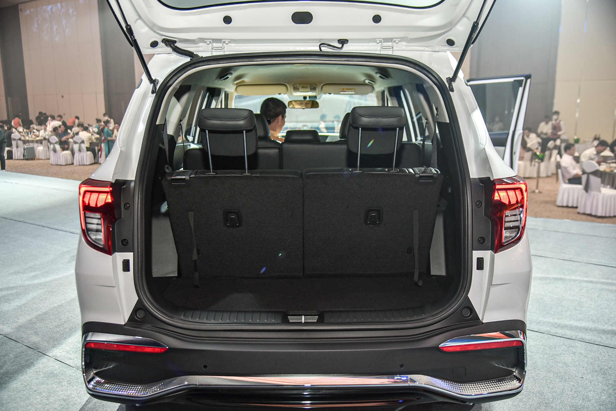 Chi tiết Kia Carens phiên bản xăng 1.5 Luxury: Giá 699 triệu đồng, thiếu nhiều trang bị so với phiên bản cao hơn - Ảnh 16.