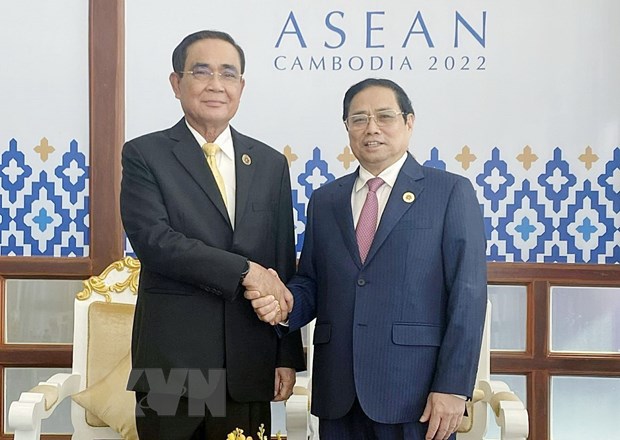 Thủ tướng gặp Thủ tướng Thái Lan và Chủ tịch Hạ viện Malaysia - Ảnh 1.